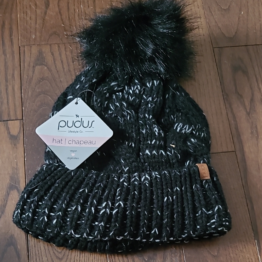 New Pudus Black and White Knit Winter Hat with Pom Pom and Sherpa Inside Women's